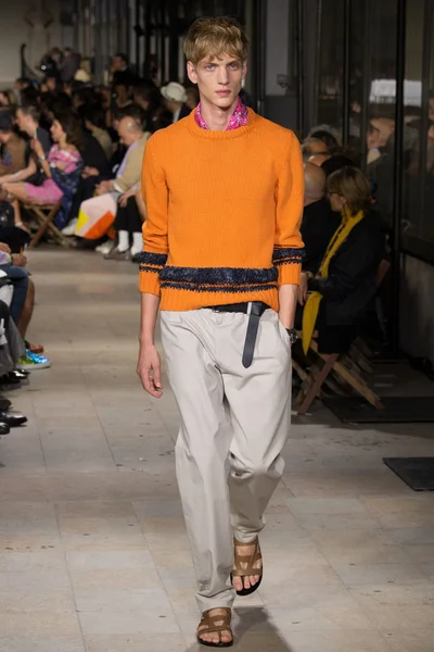 Look 7